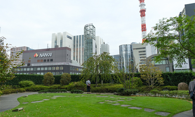 歌舞伎座の屋上庭園。